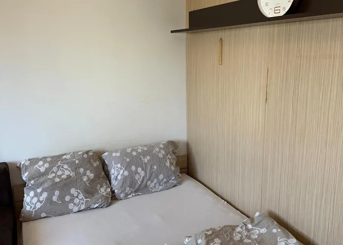 Flat Close To University With Private Parking