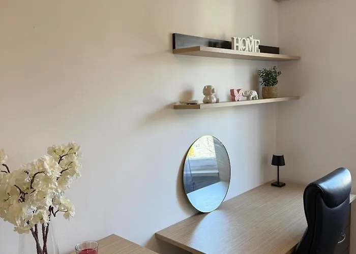 Flat Close To University With Private Parking
