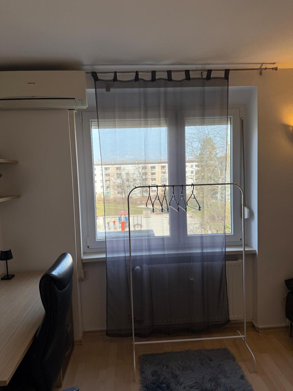 Flat Close To With Private Parking