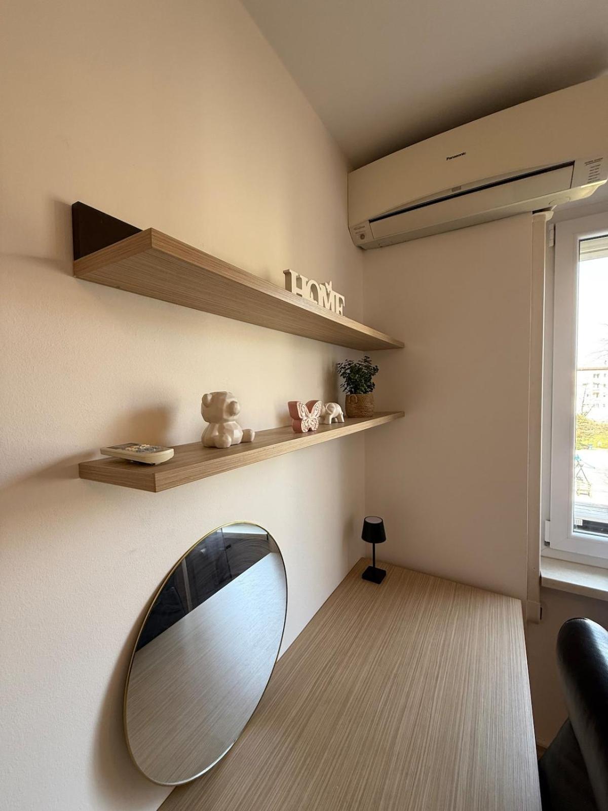 Flat Close To With Private Parking Apartment *